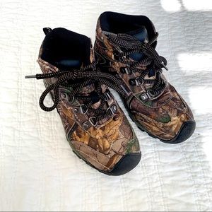 Realtree Youth Hiking Boots, size 1
